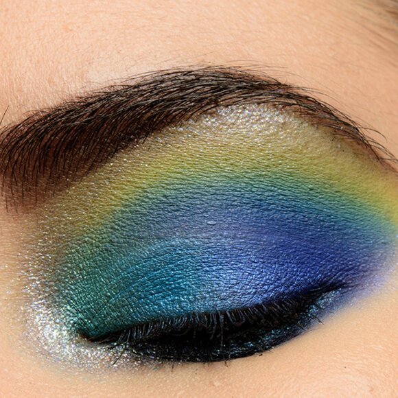 HUDA BEAUTY Sapphire Obsessions 9-Shade Eyeshadow Mini Palette - Picture 5 of 6